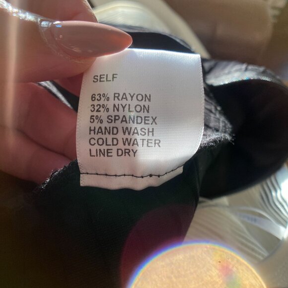 NWT Tadashi Shoji Tabora Off Shoulder Pintuck Jersey  Dress, size Medium - Picture 6 of 16